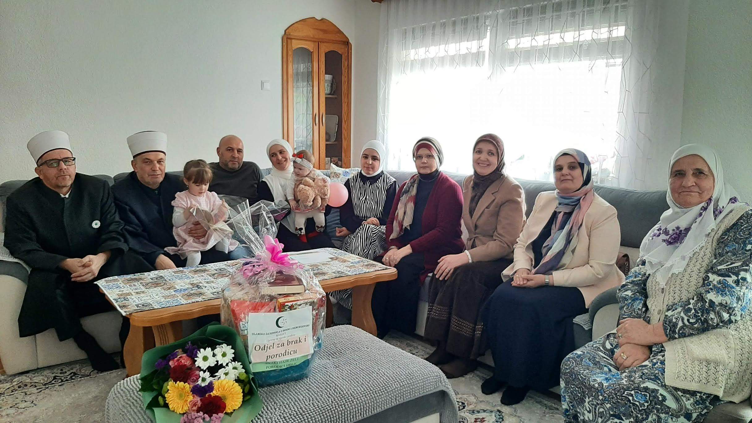 Reisul-ulema darovao tri porodice na području Muftijstva zeničkog – dvije na području MIZ Žepče – džemat Biljevina