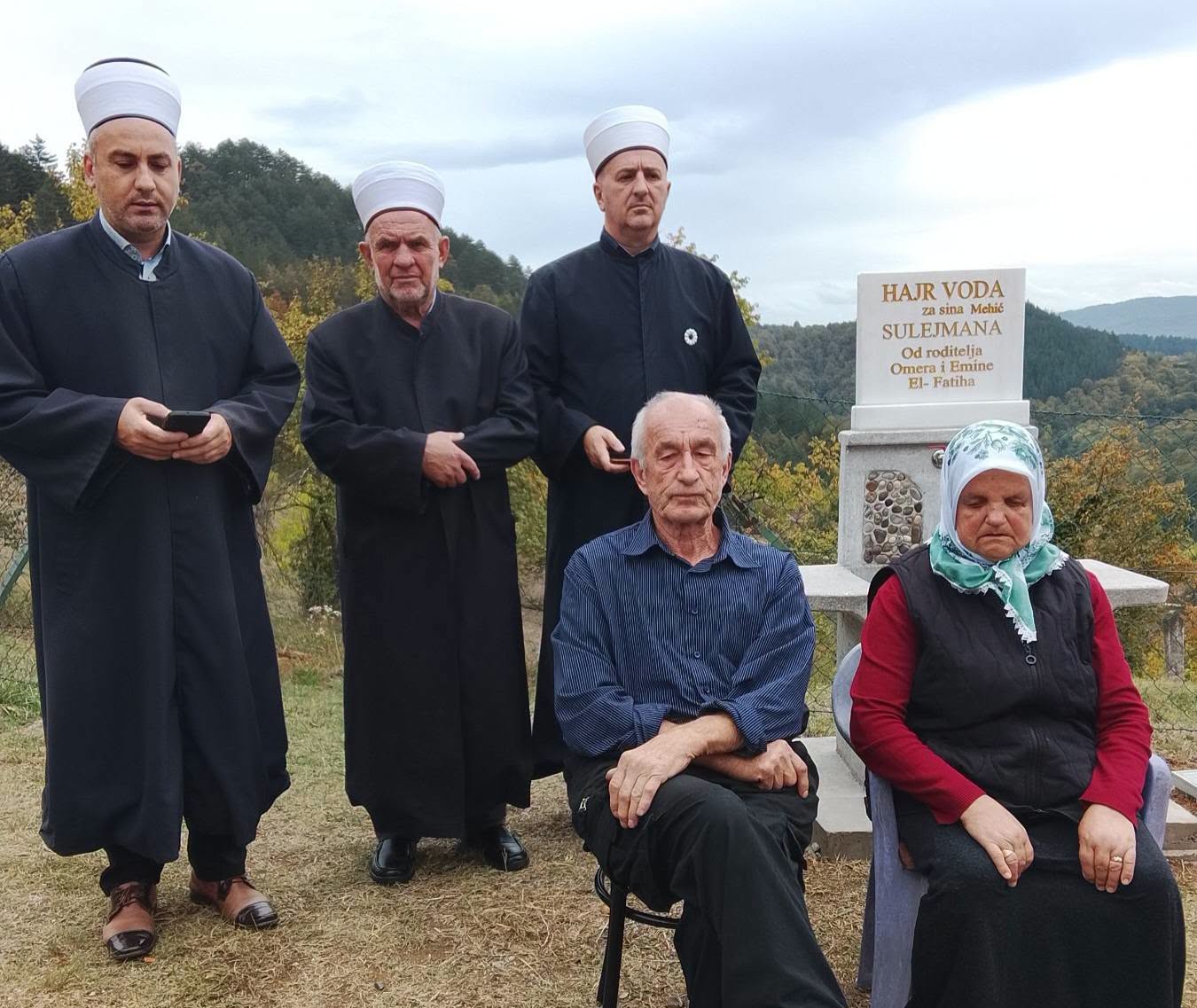 NA VITLAČKOM BRIJEGU SVEČANO OTVORENA SPOMEN-ČESMA ŠEHIDU SULEJMANU MEHIĆU